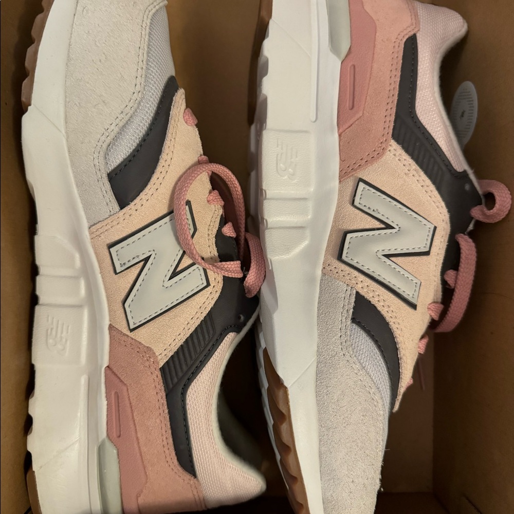 Women’s New Balance 997h shoe